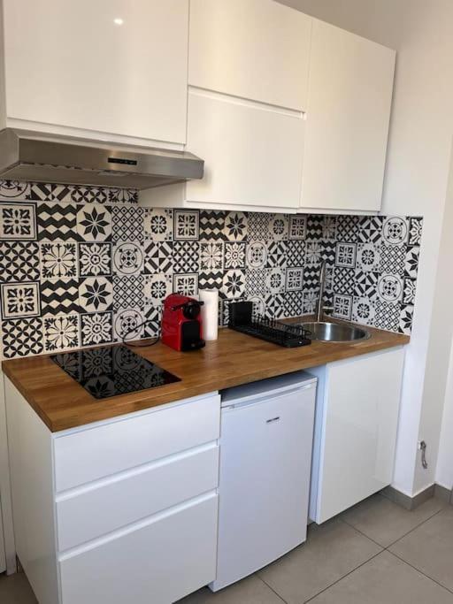 Apartamento Le Pressense Vénissieux Exterior foto